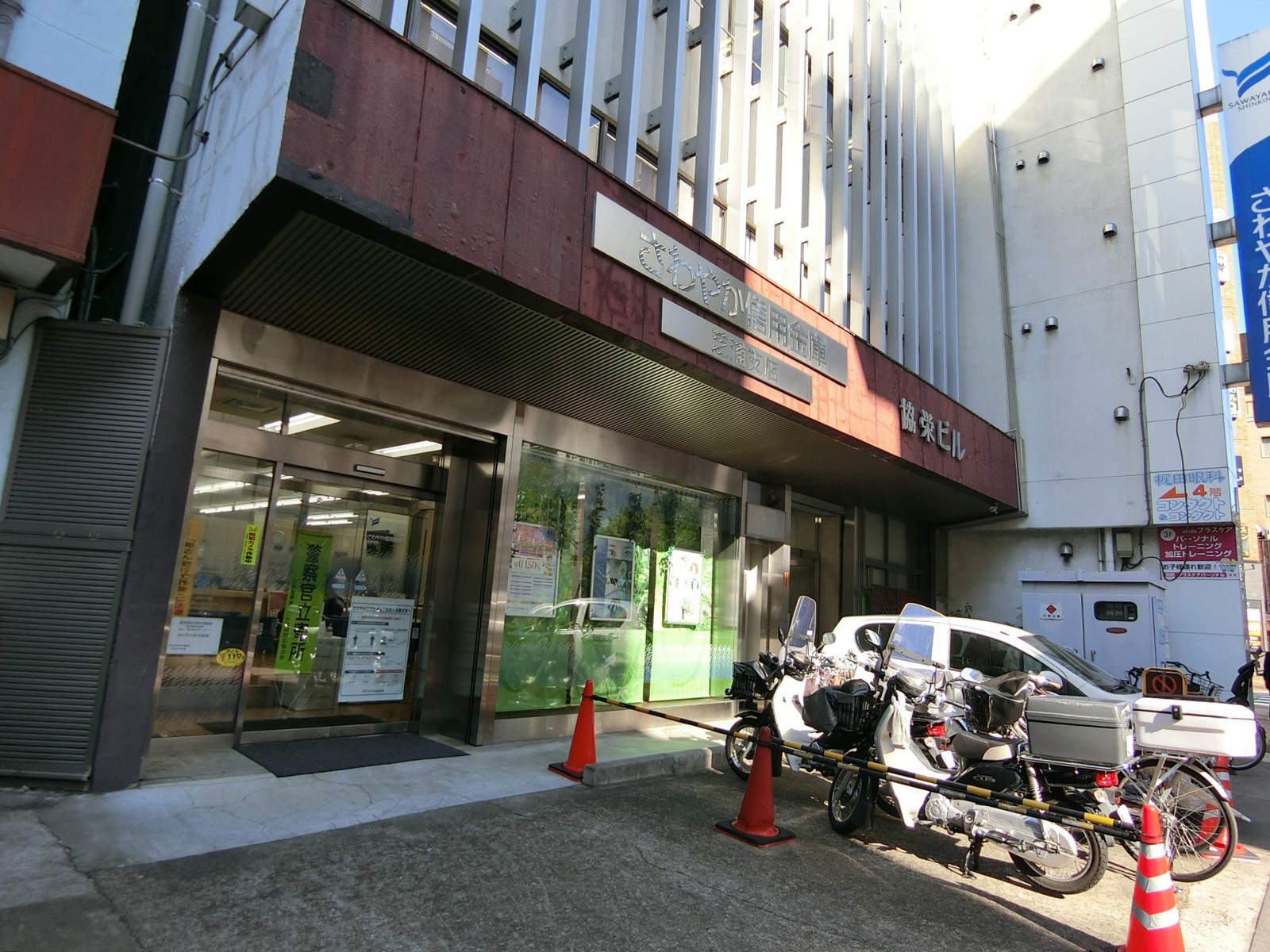 1階テナントの様子