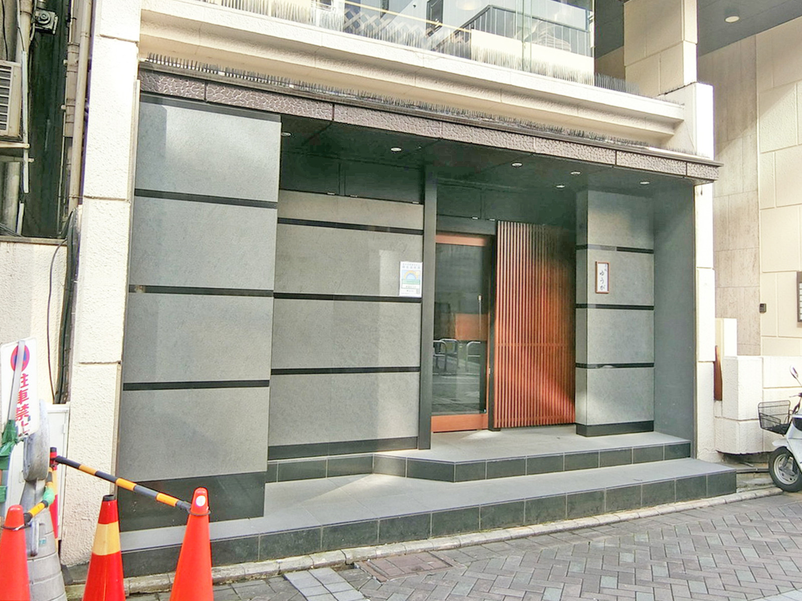 1階飲食店の様子