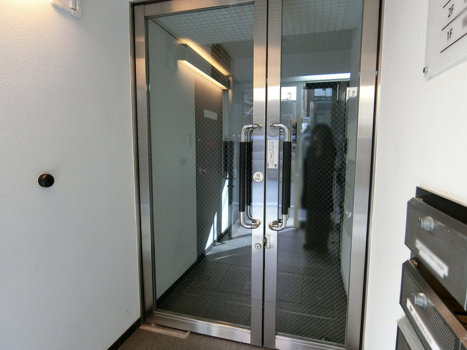 エントランス内部