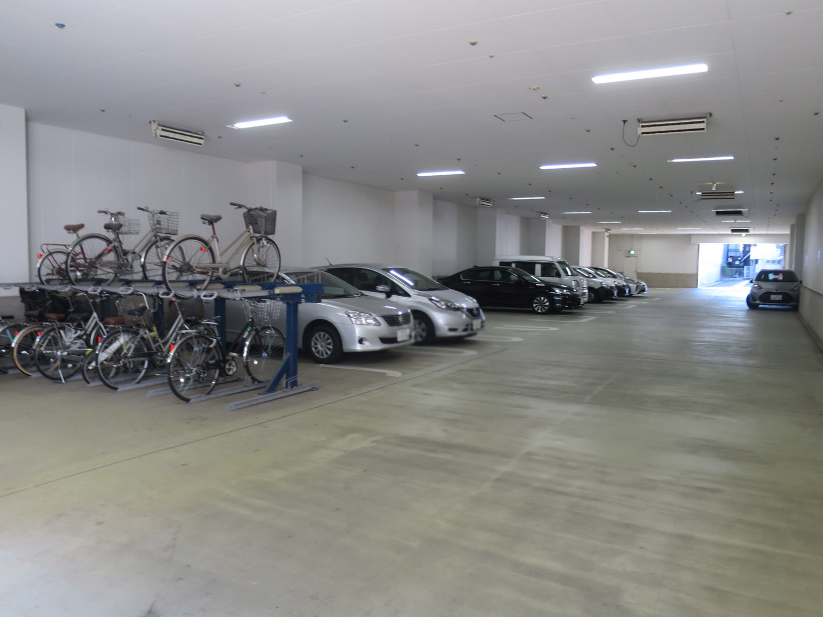 駐車場