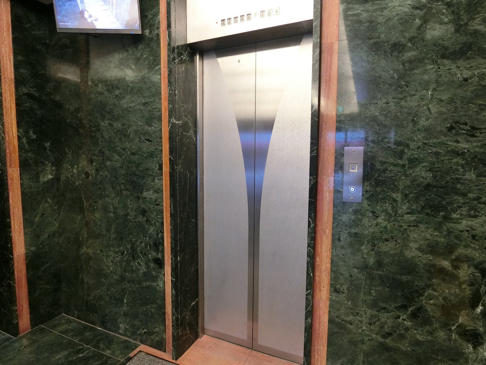 エレベーター