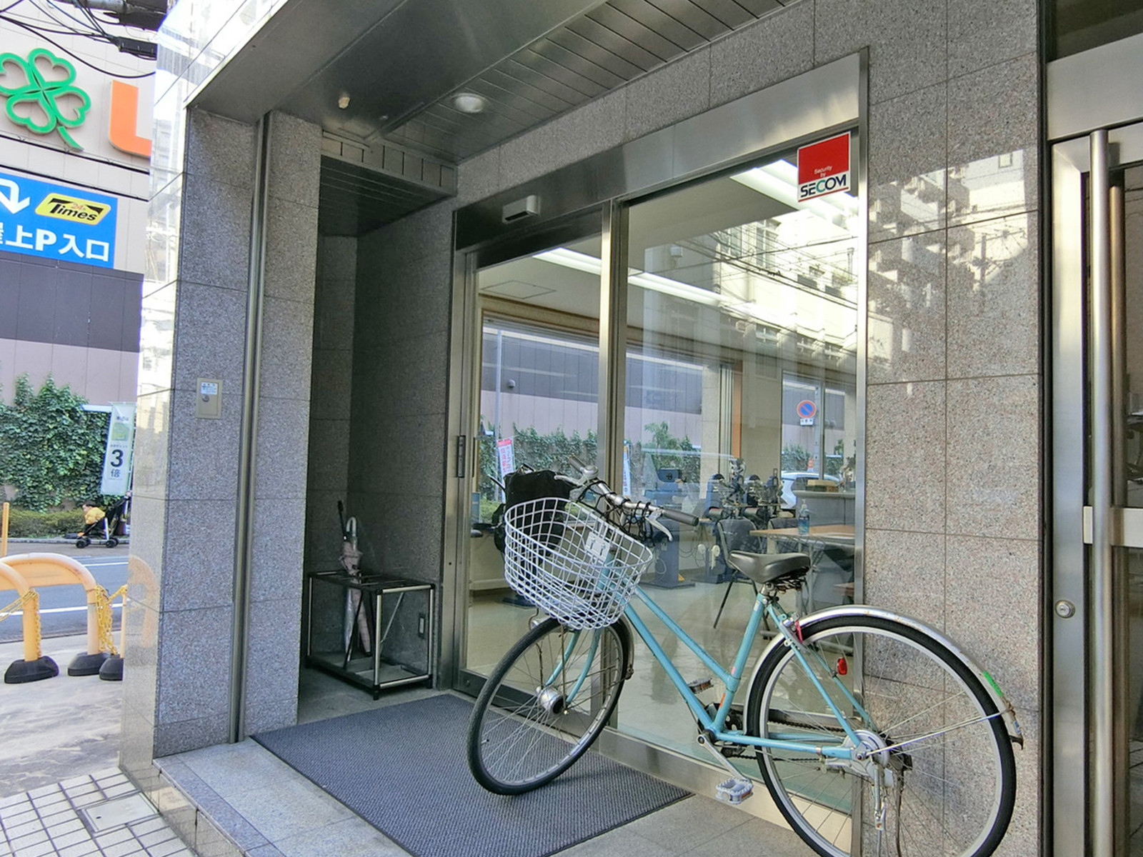 1階テナントの様子