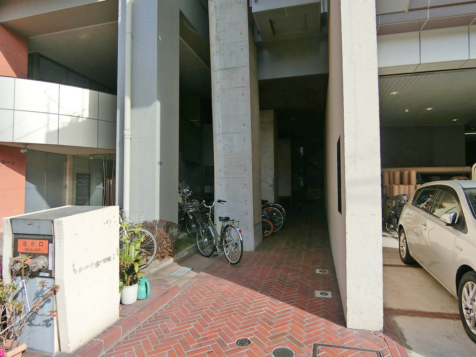 エントランスアプローチ