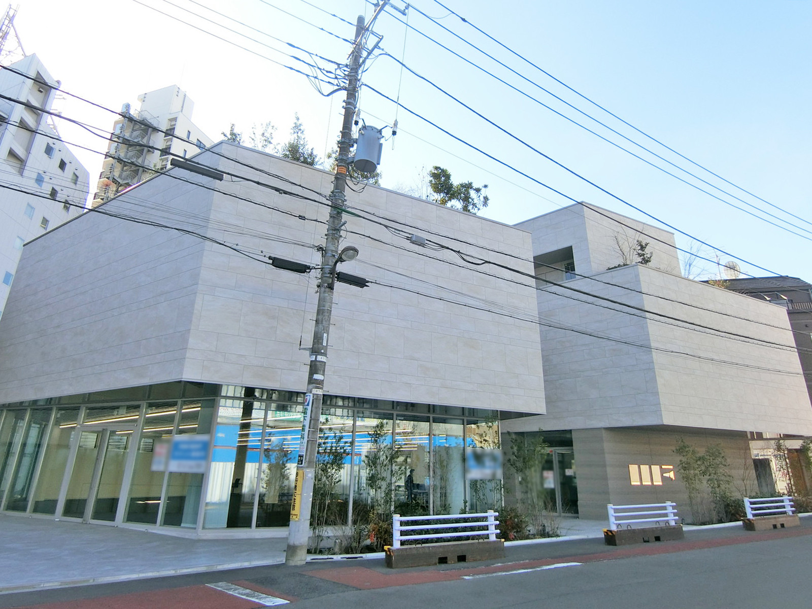 横長の外観