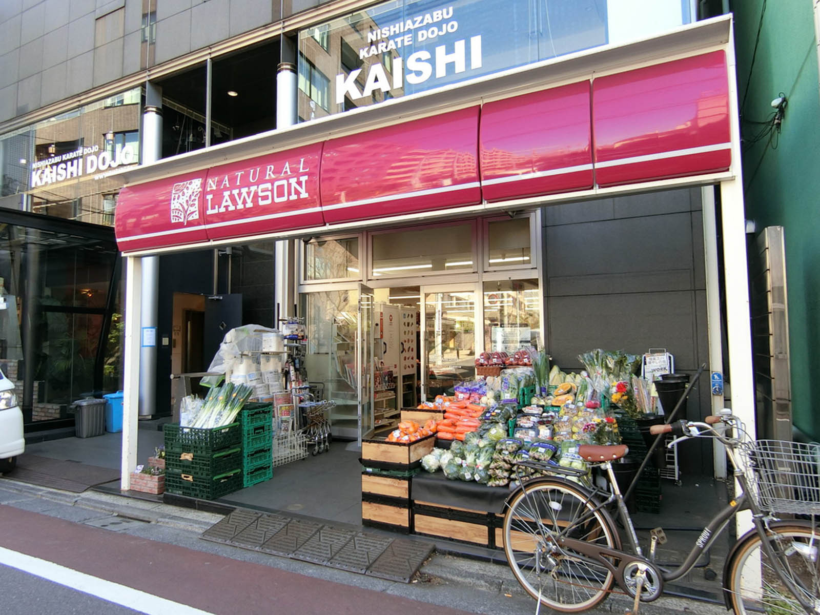1階のナチュラルローソン