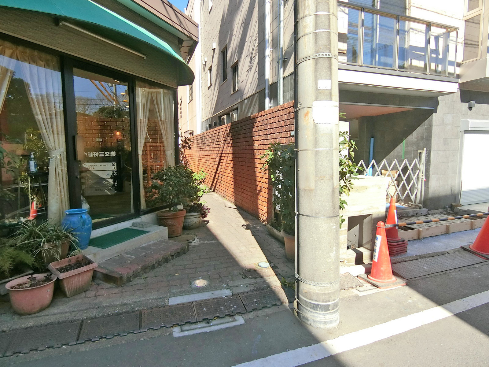 オフィス出入口