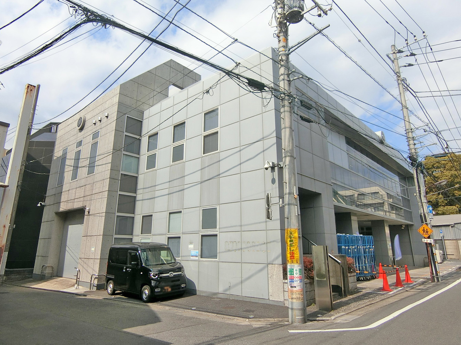 横長の外観
