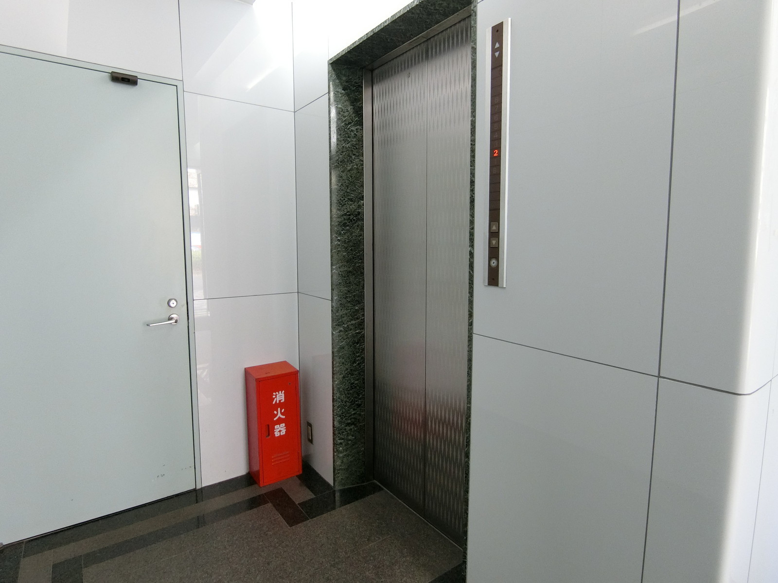 エレベーター(1基)