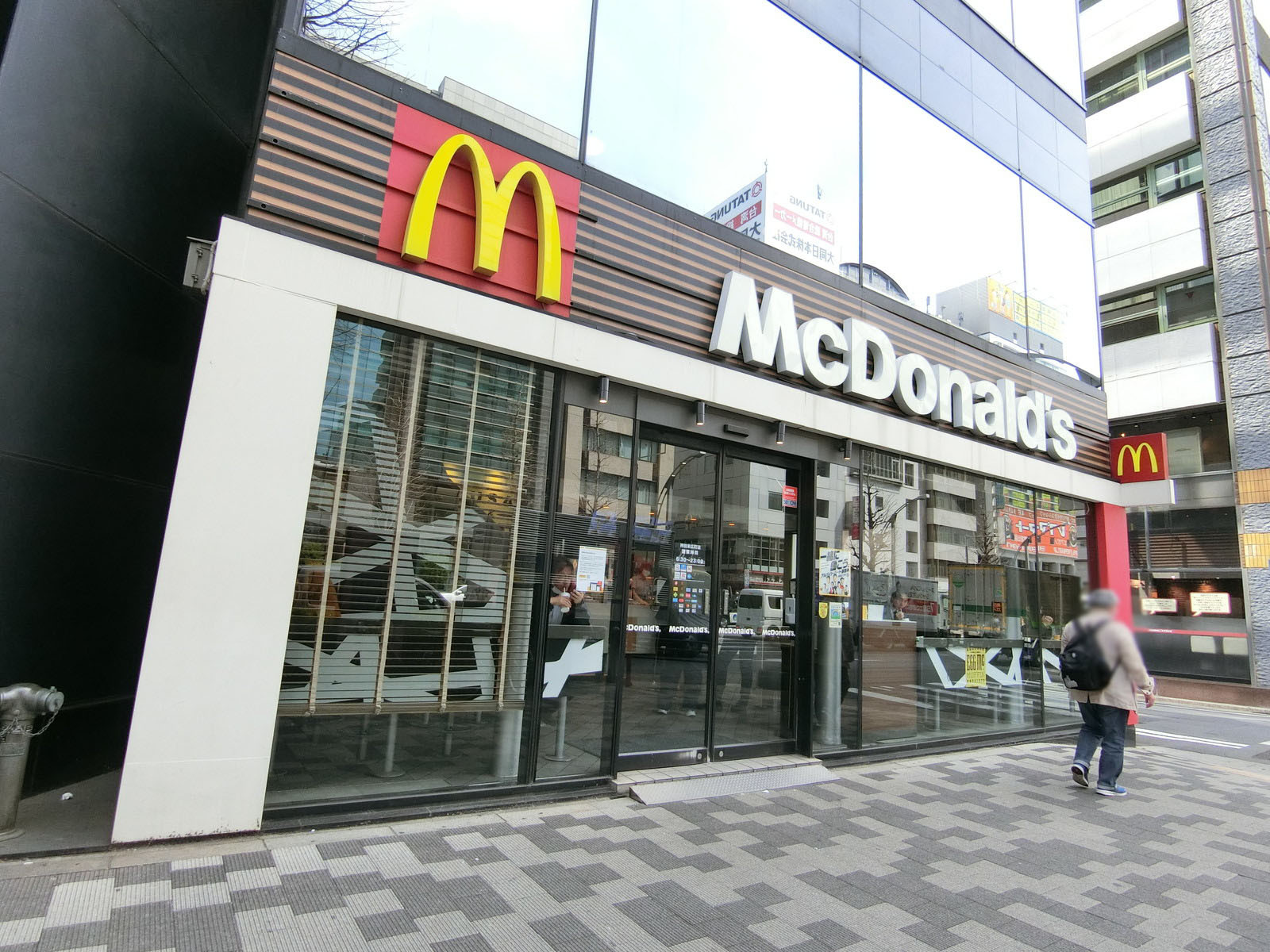 1階のマクドナルド 神田末広町店