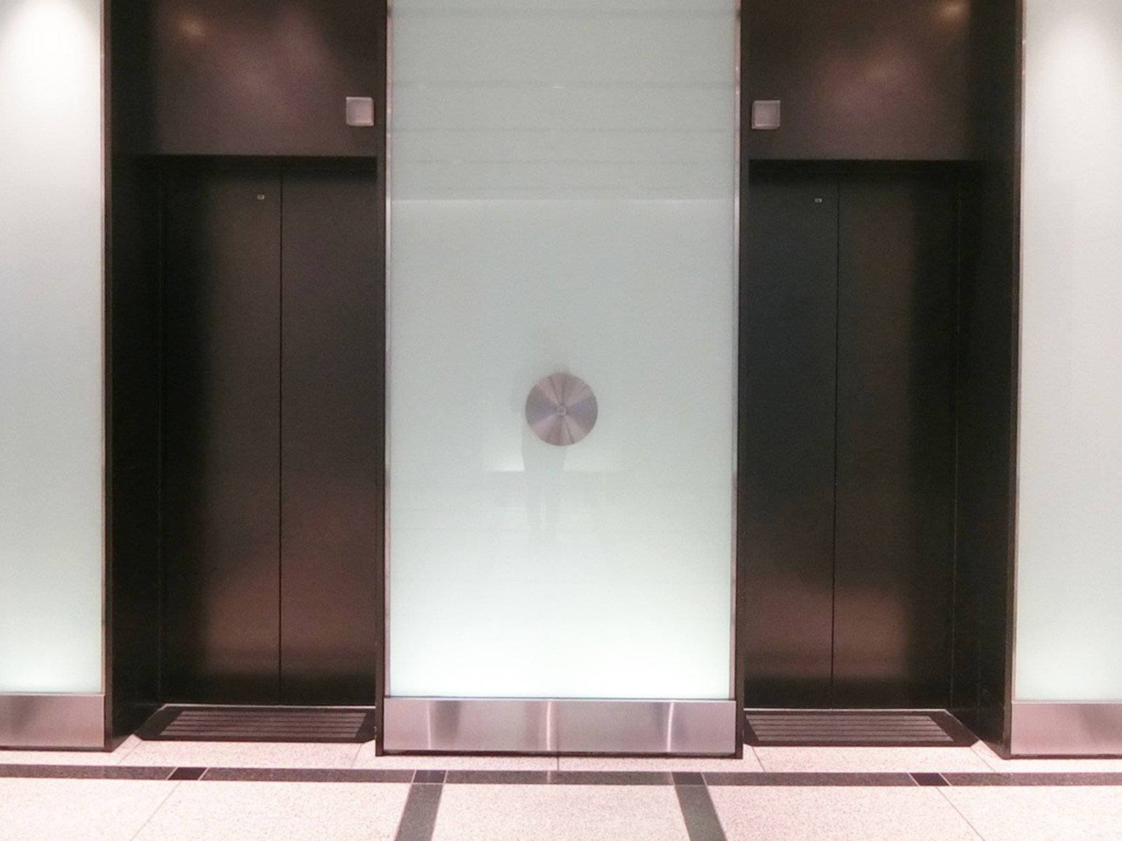 エレベーター(2基)