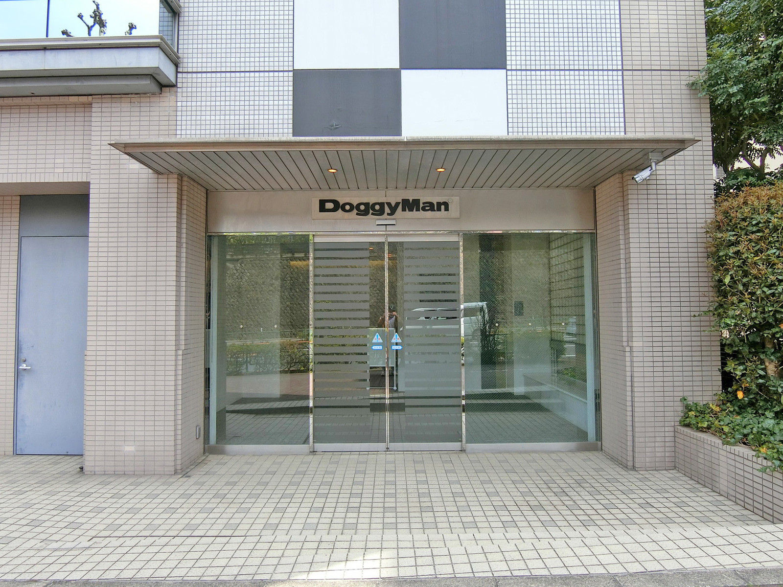 オフィスエントランス