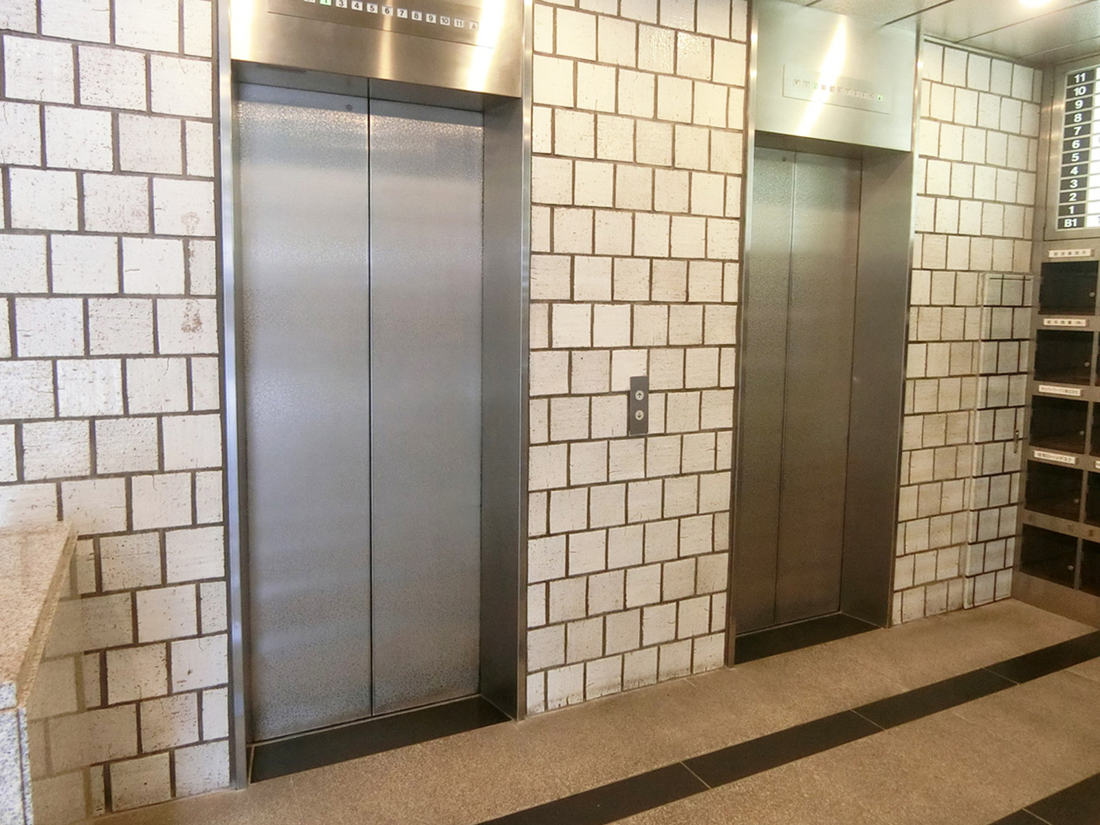 エレベーター(2基)