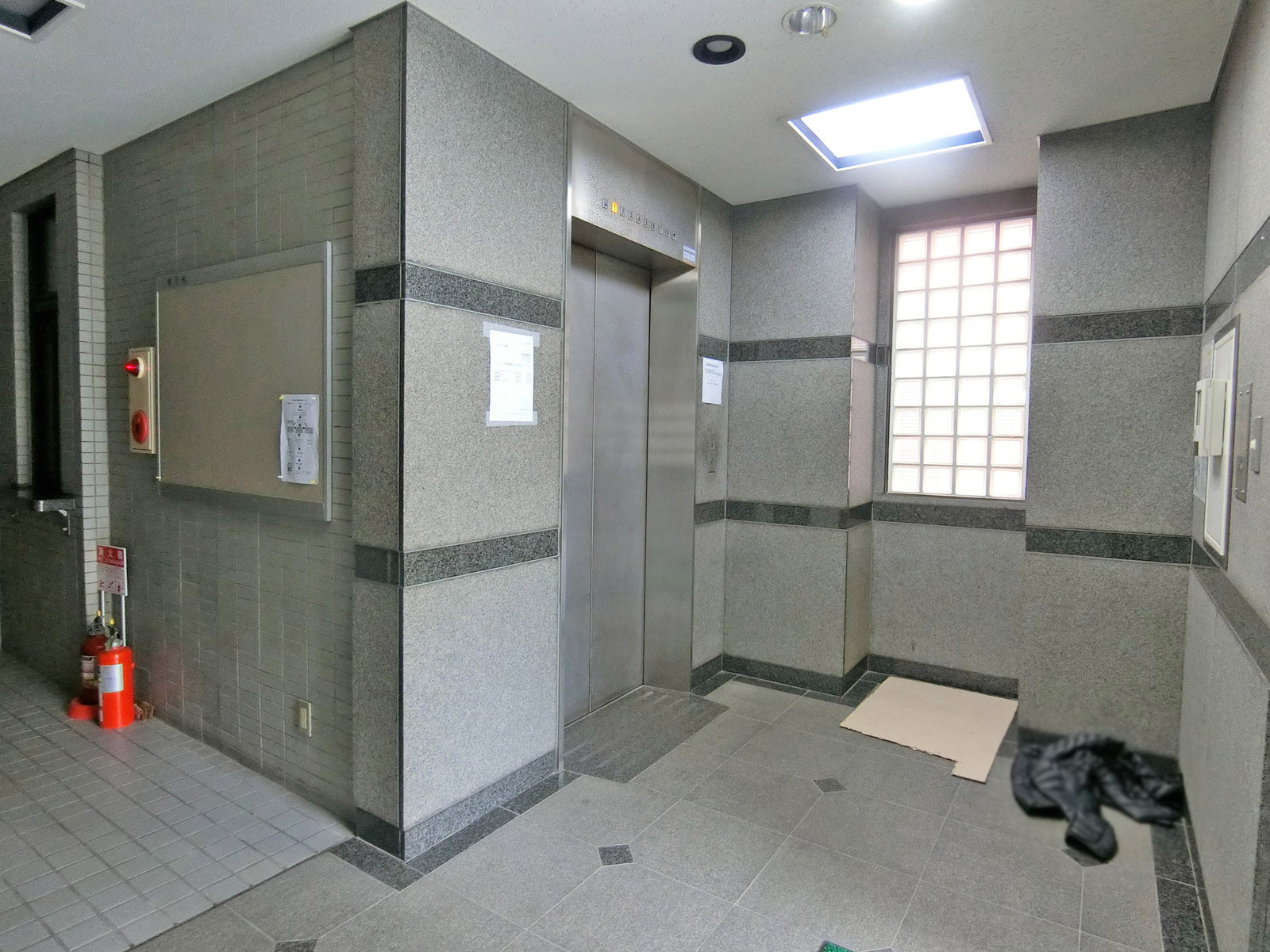 エレベーター(1基)