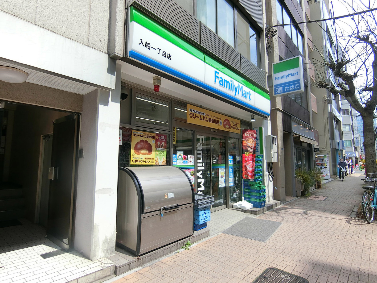 1階のコンビニ