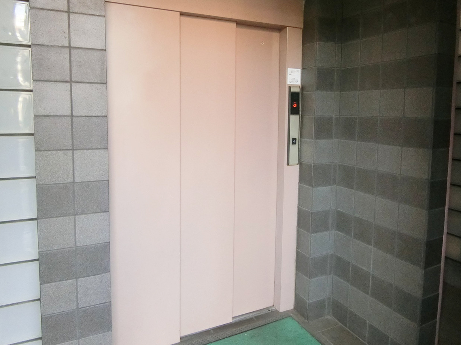 エレベーター