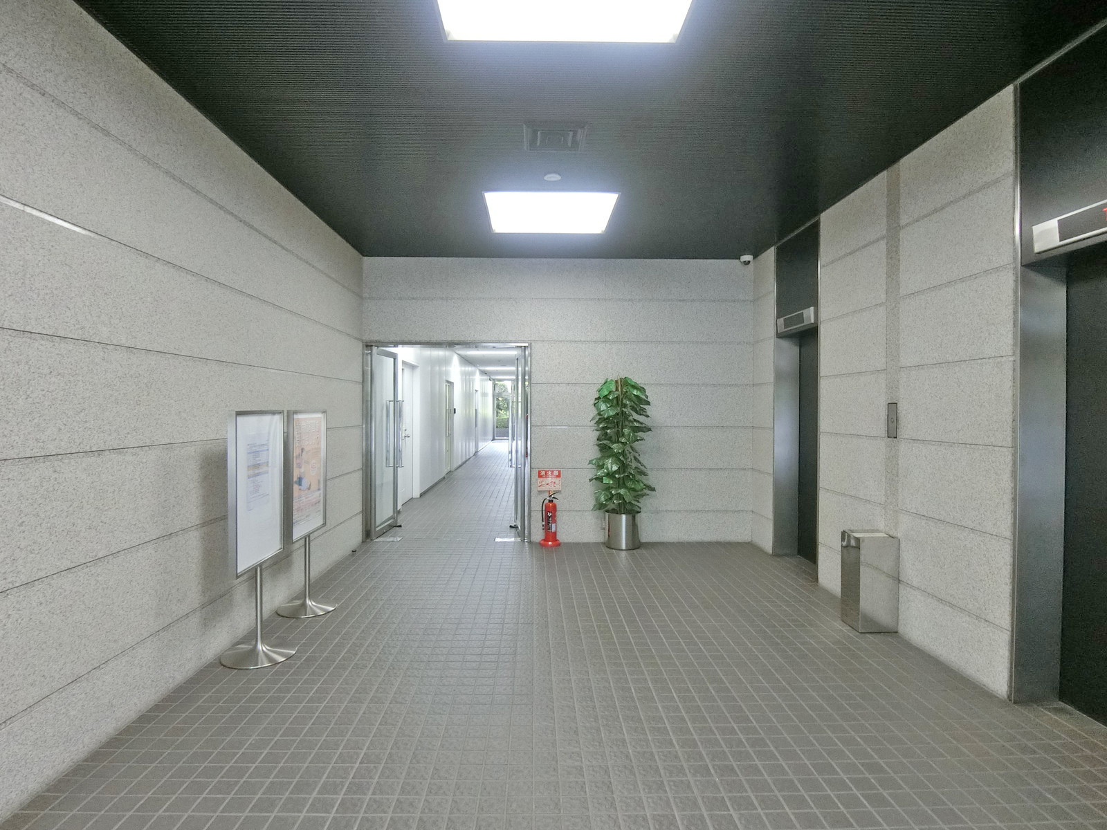 エントランスホール