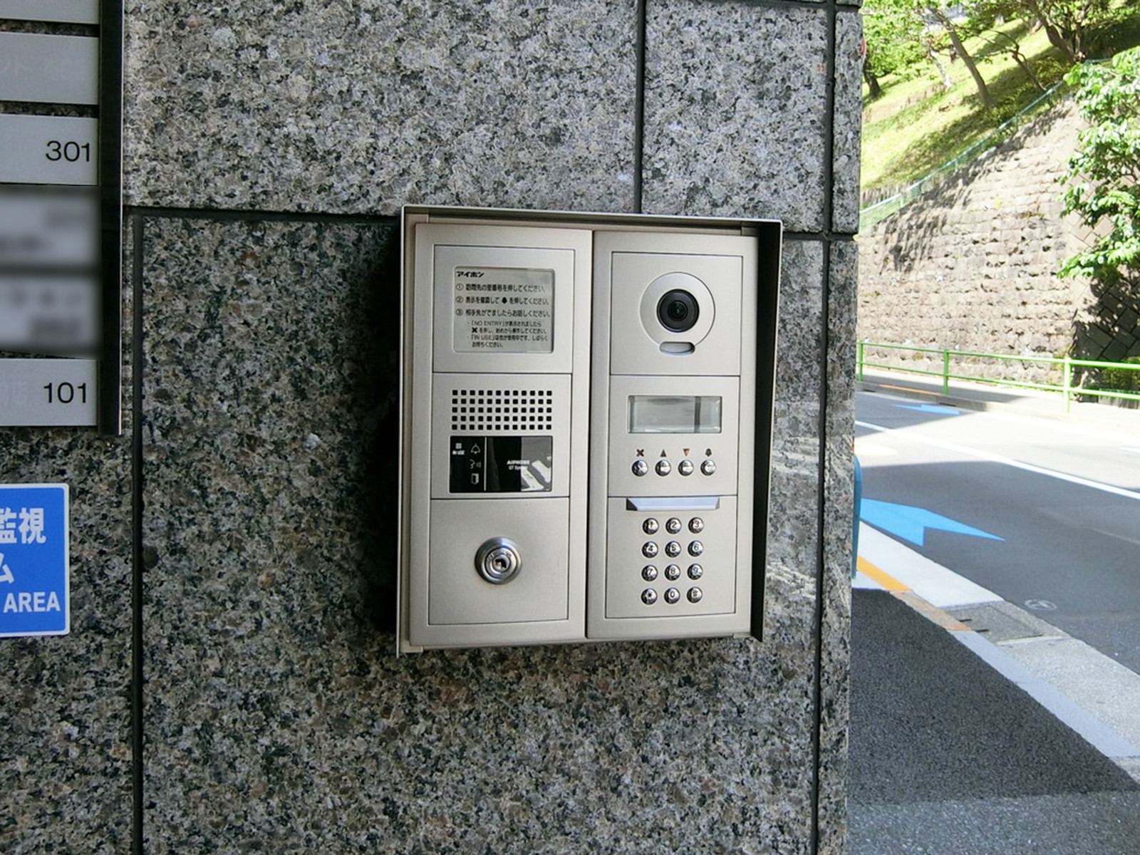 インターホン