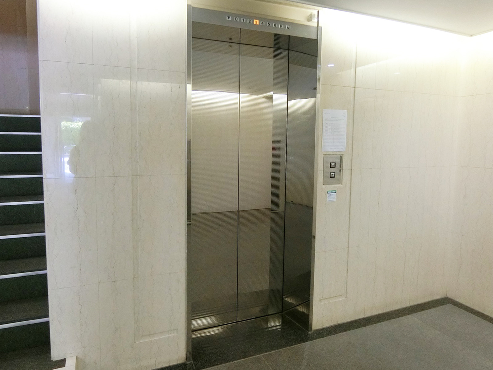 エレベーター