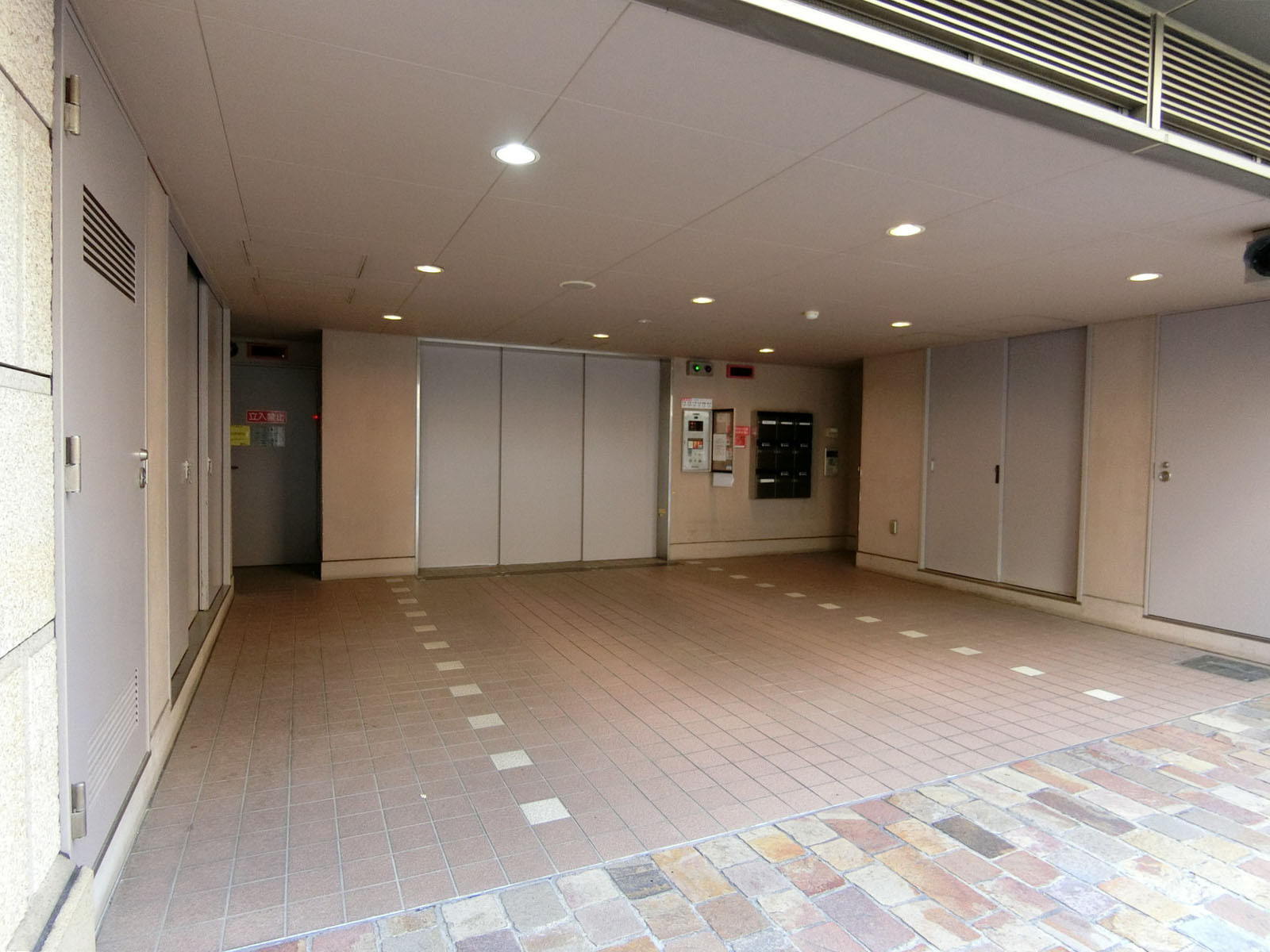 駐車場併設