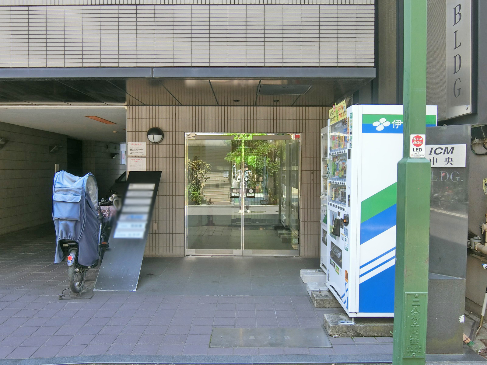 オフィスエントランス