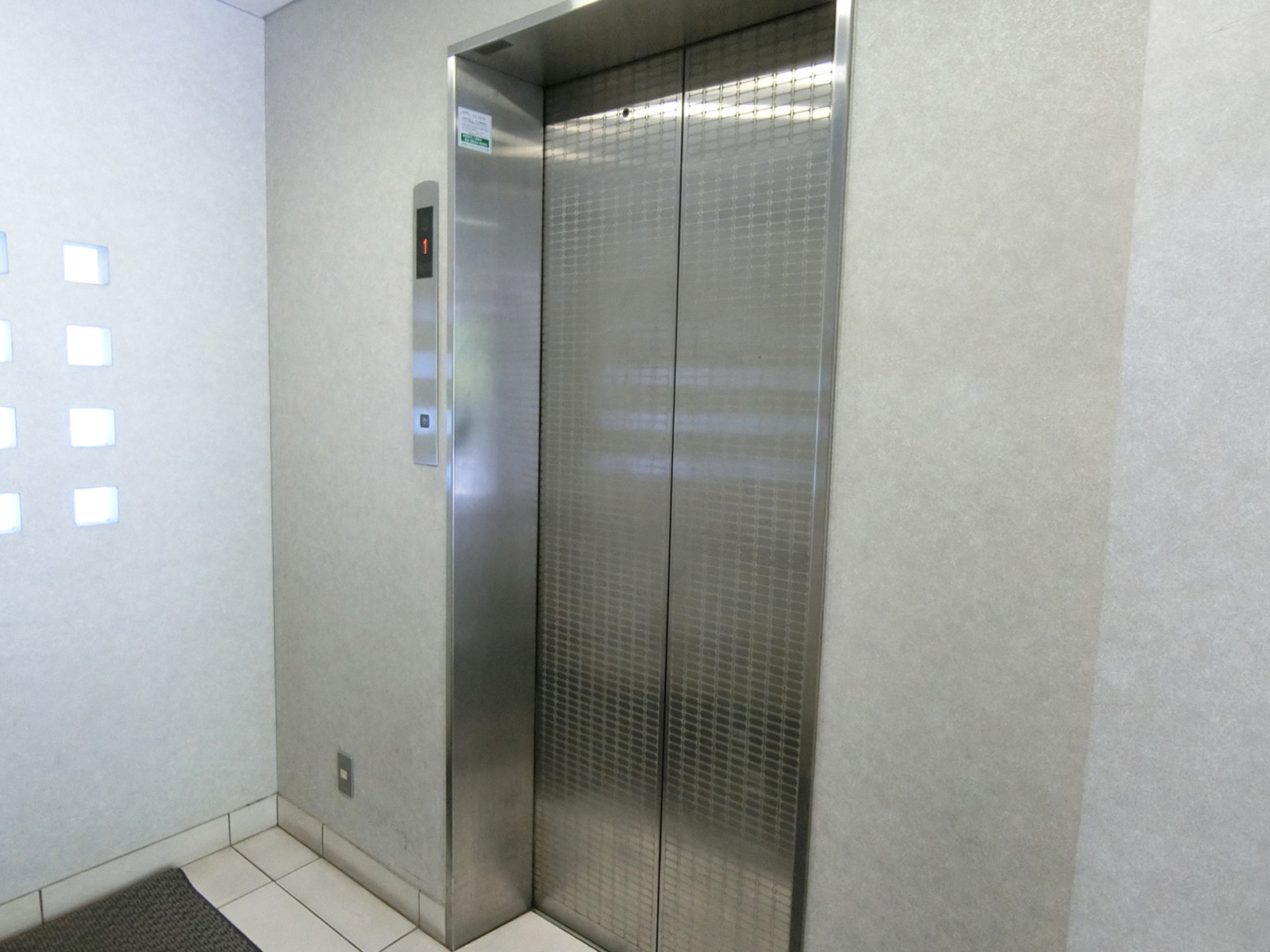 エレベーター(1基)