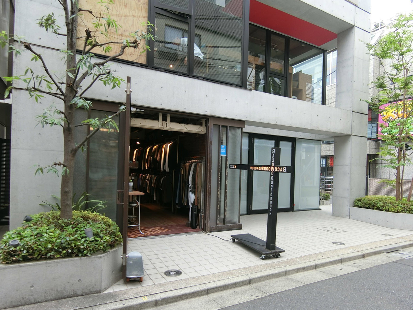 1階テナントの様子