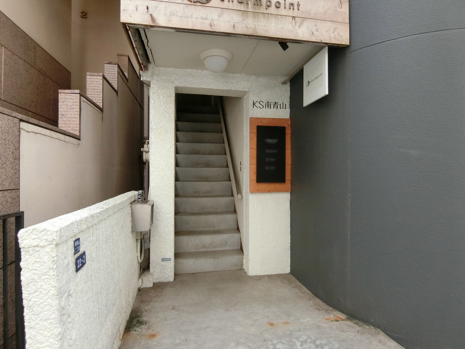 オフィスビル出入口