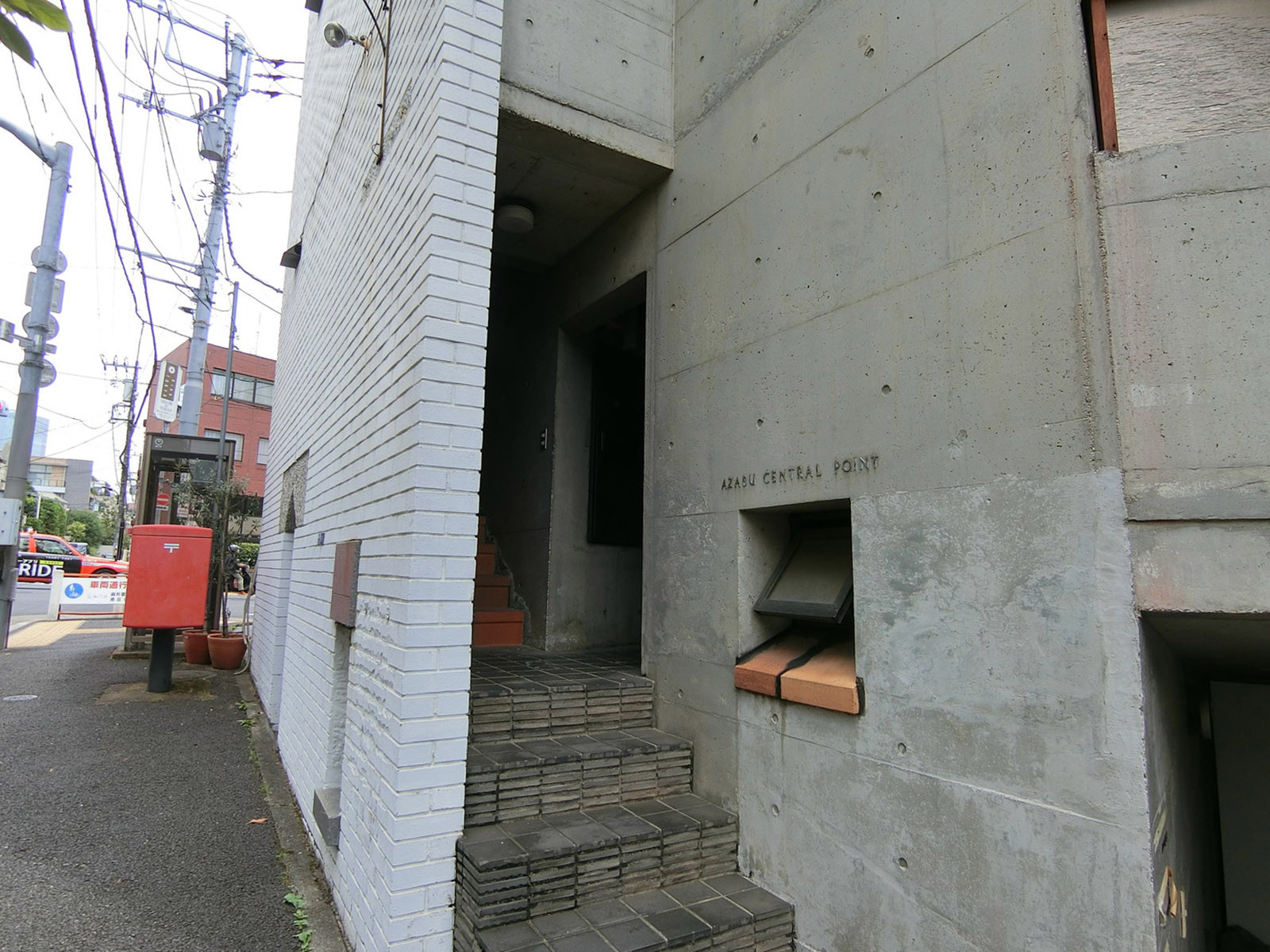 オフィスビル出入口