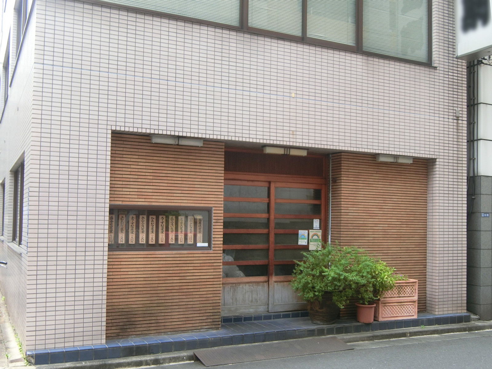 1階飲食店の様子