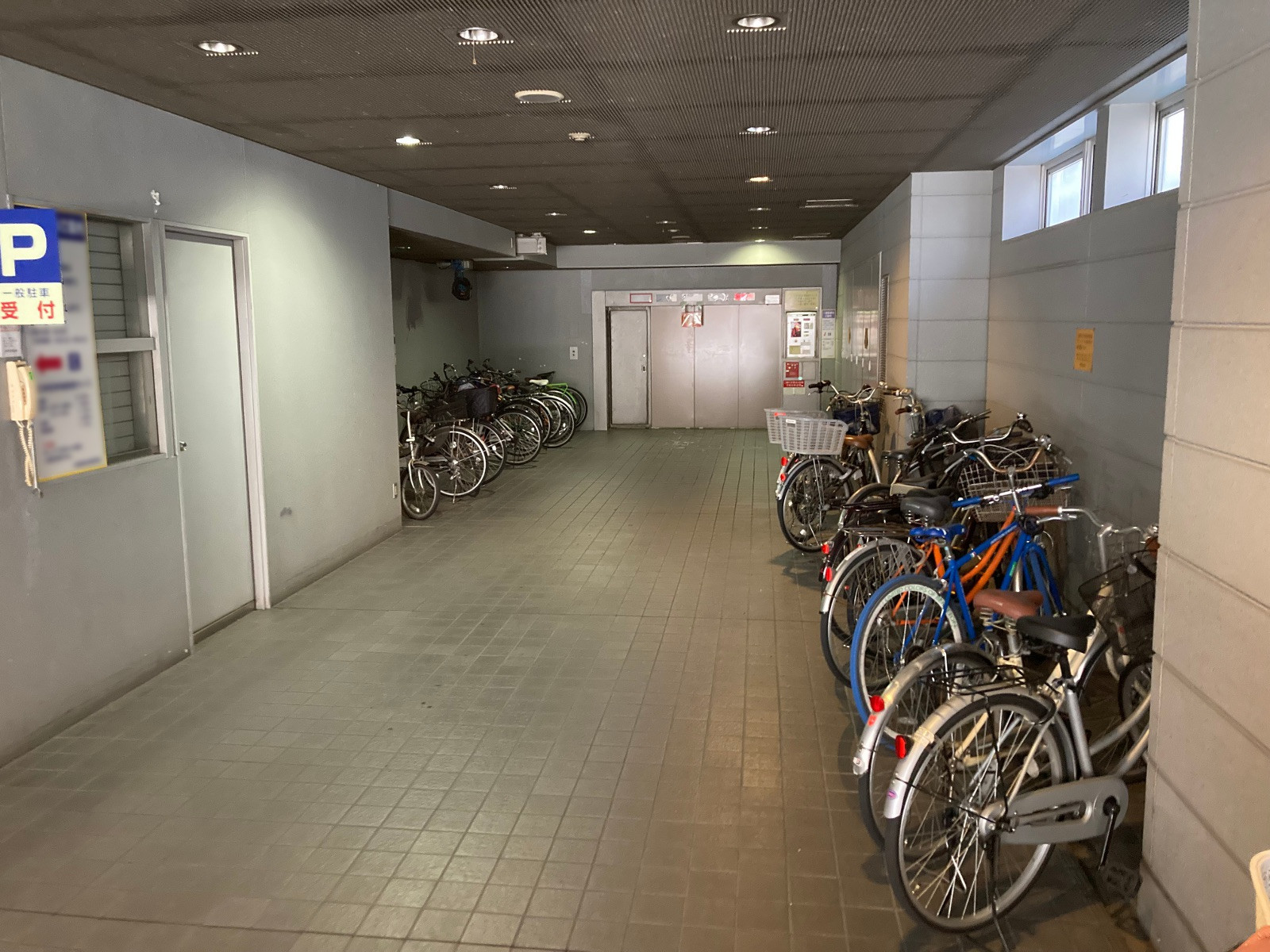 駐車場・駐輪場