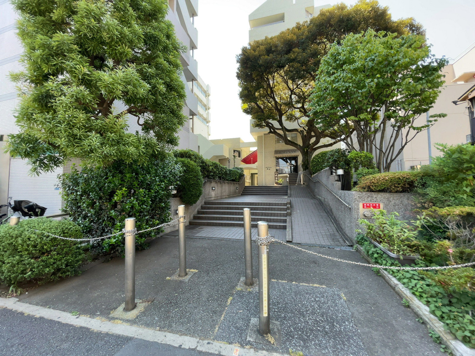 エントランスアプローチ
