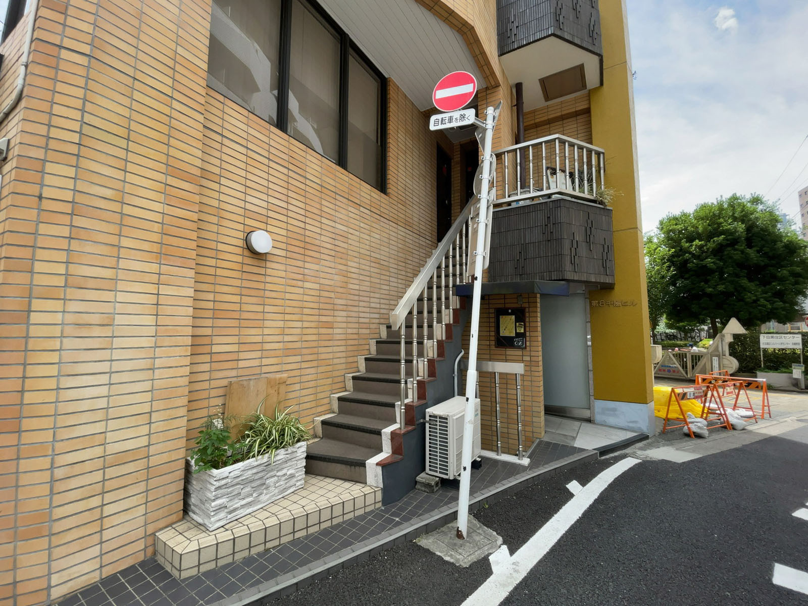 2階専用の階段