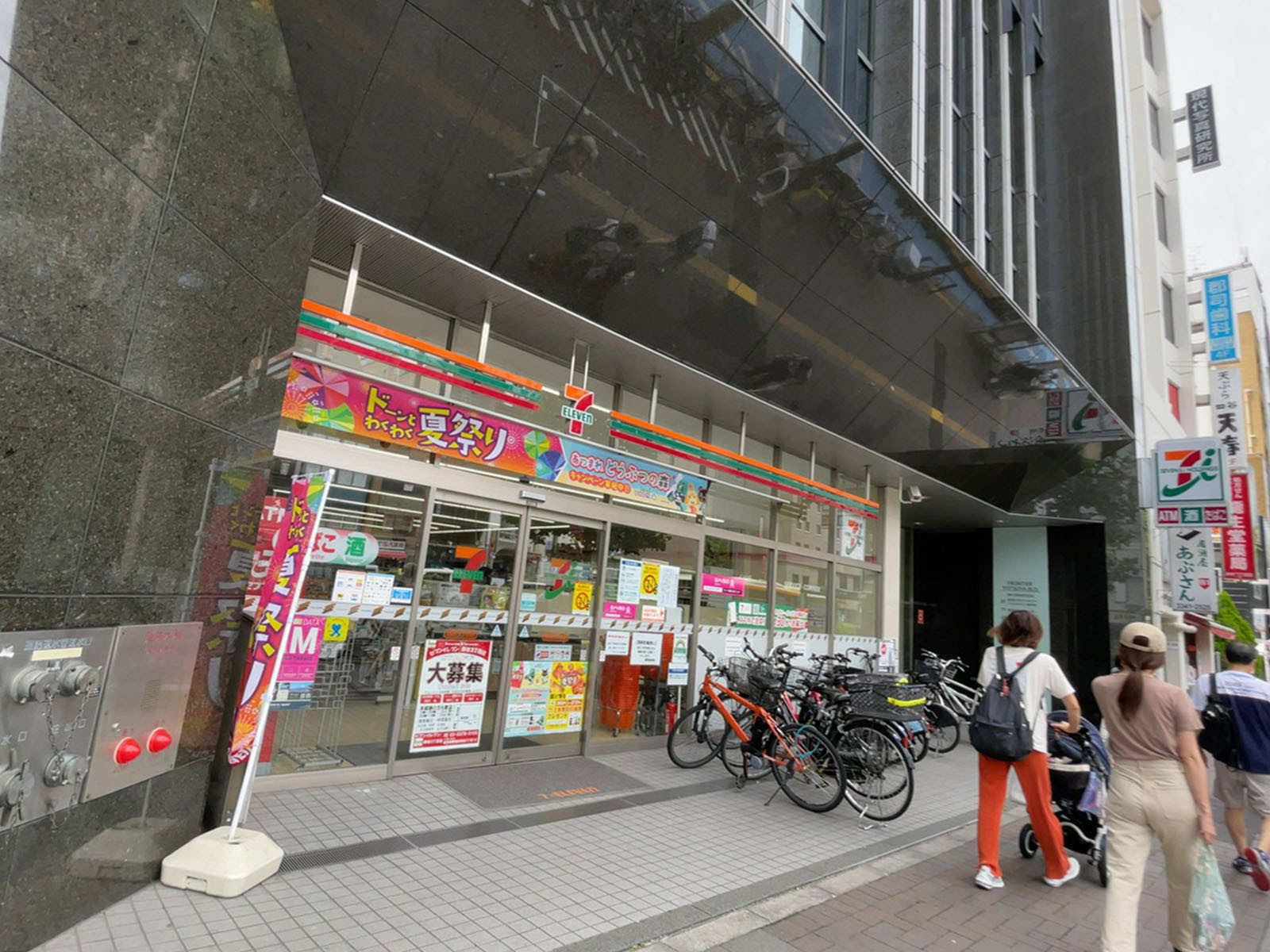1階のセブンイレブン