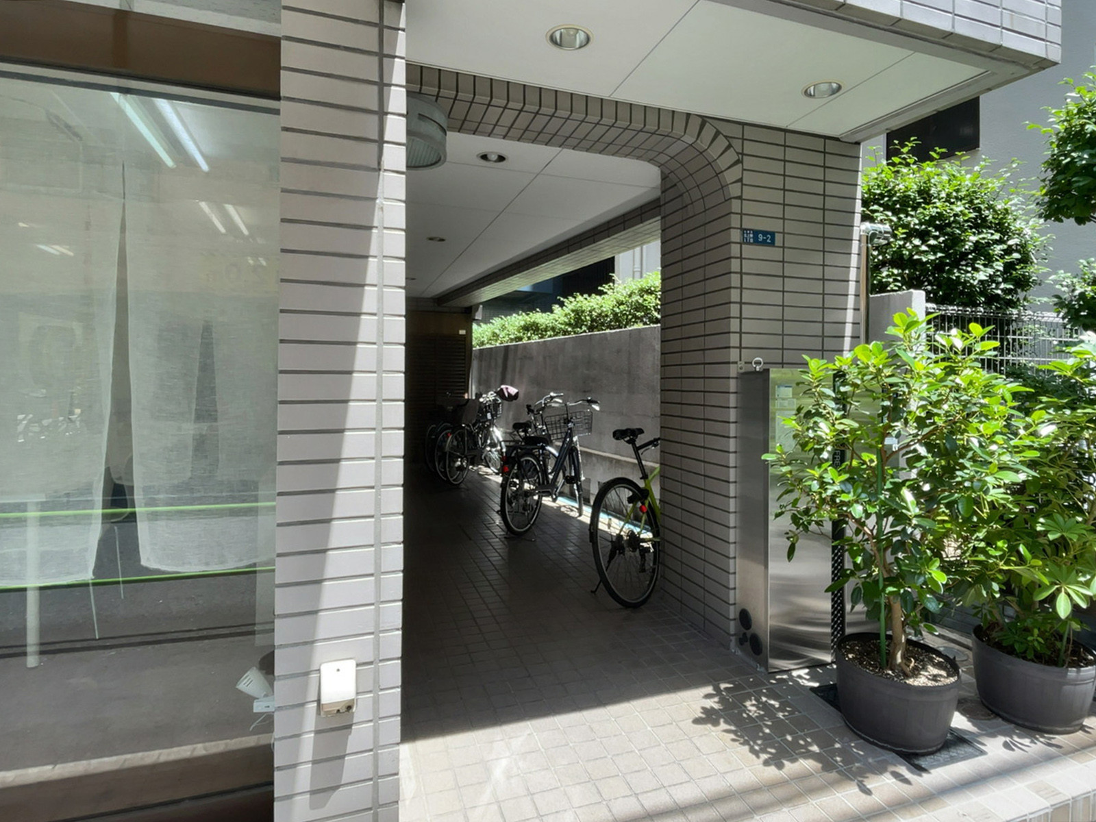 エントランスアプローチ