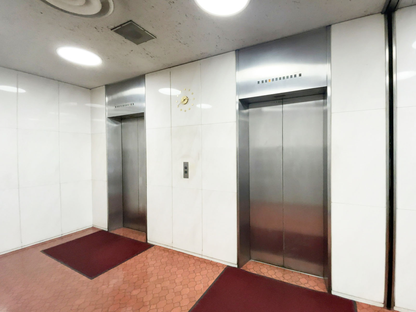 エレベーター(2基)