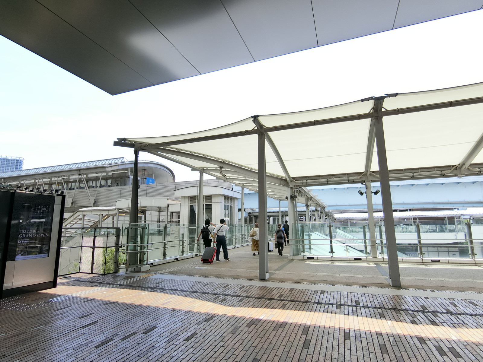 市場前駅直結の通路
