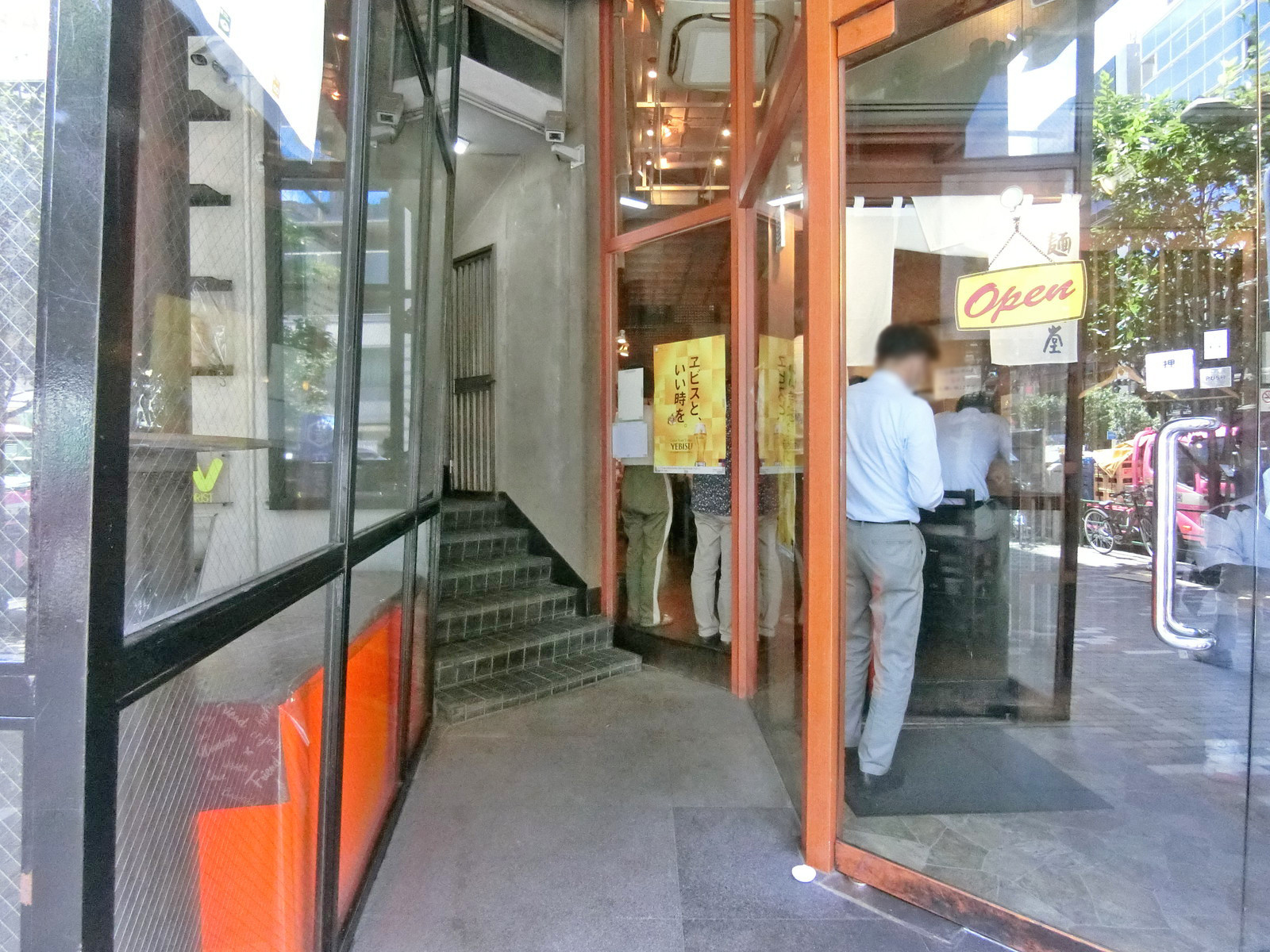 オフィス出入り口
