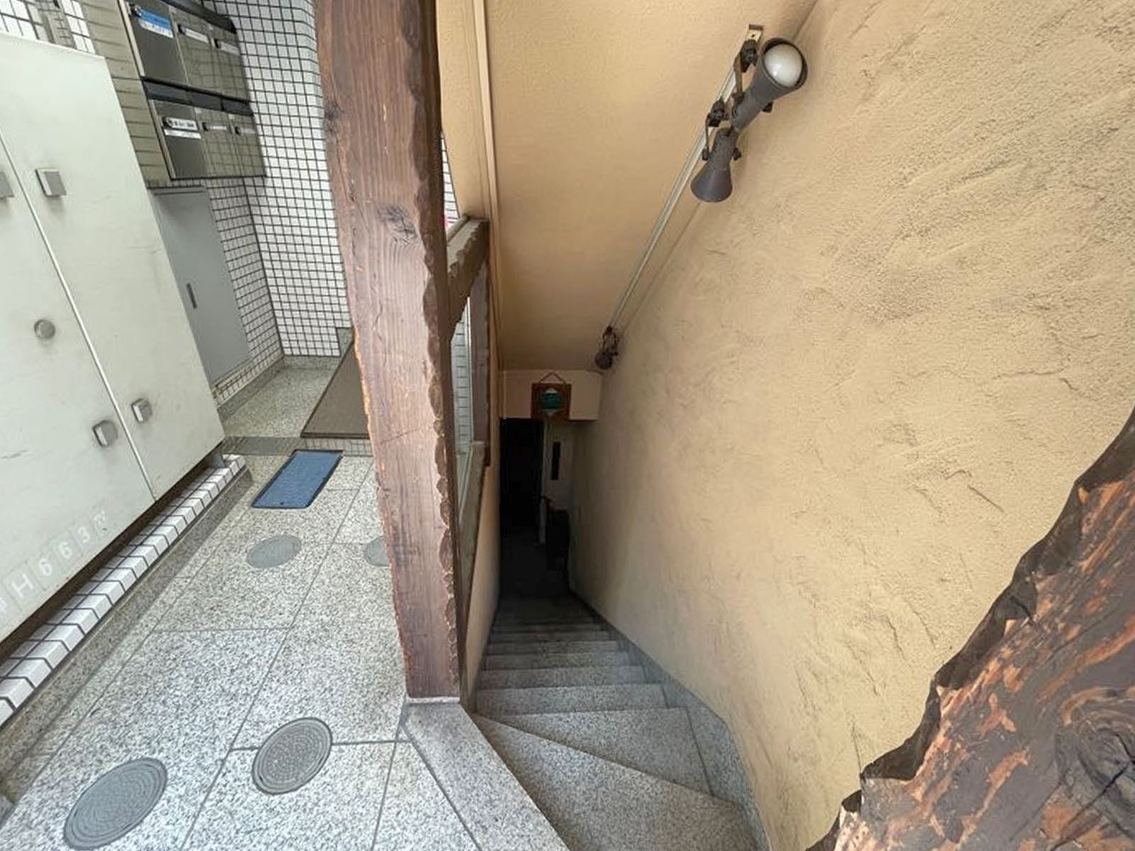 地下1階の店舗入り口