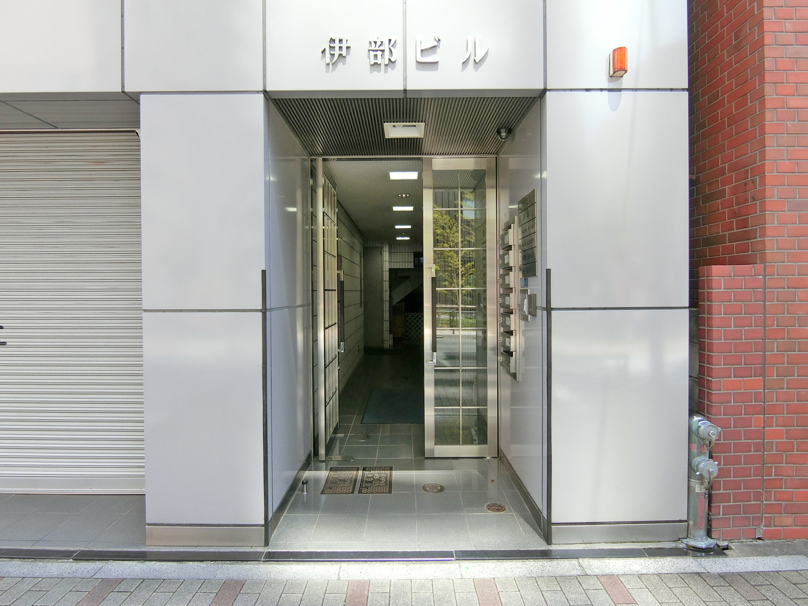オフィス出入り口