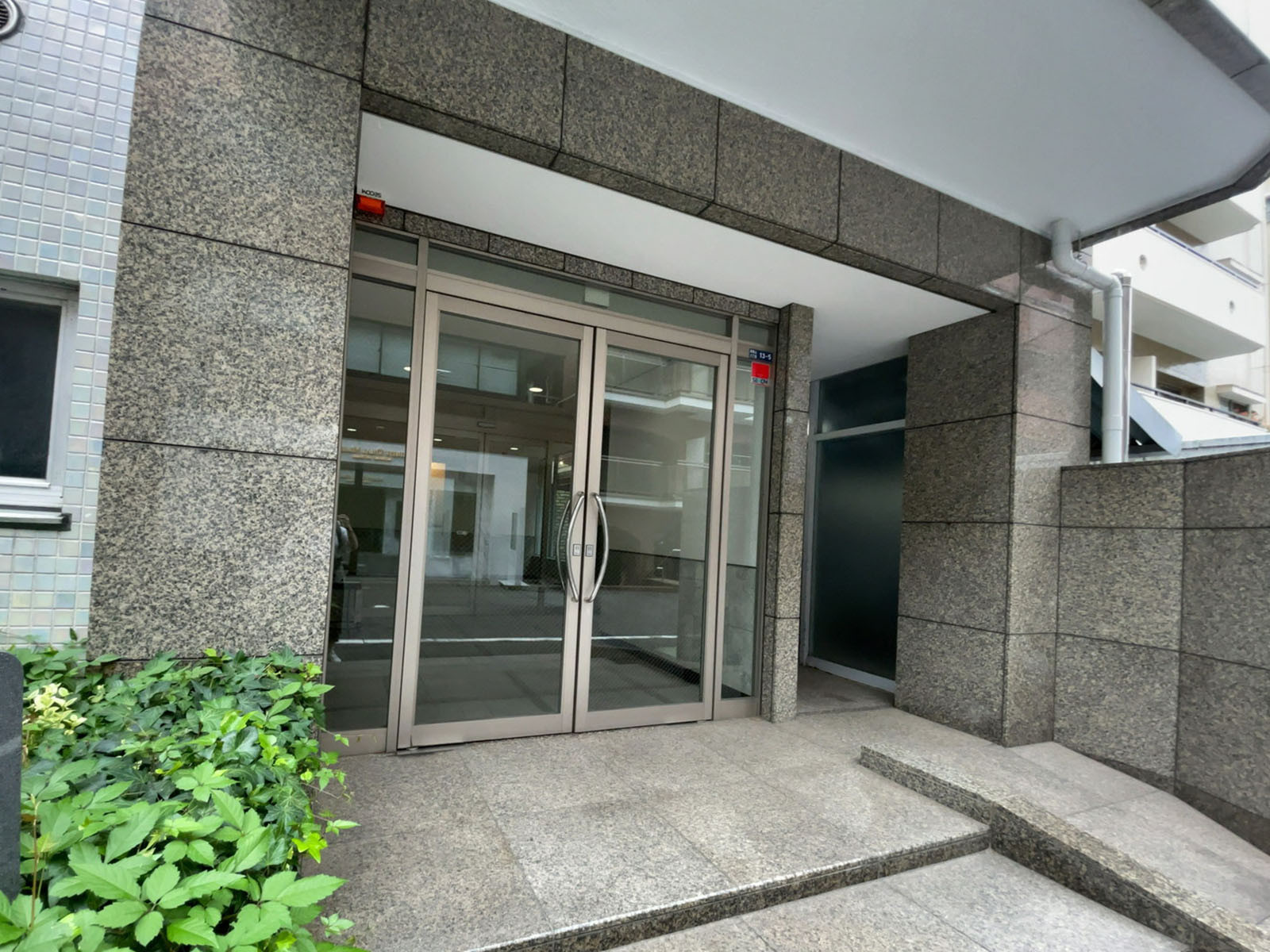物件出入口