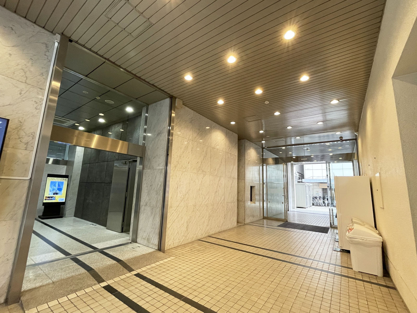エントランスホール