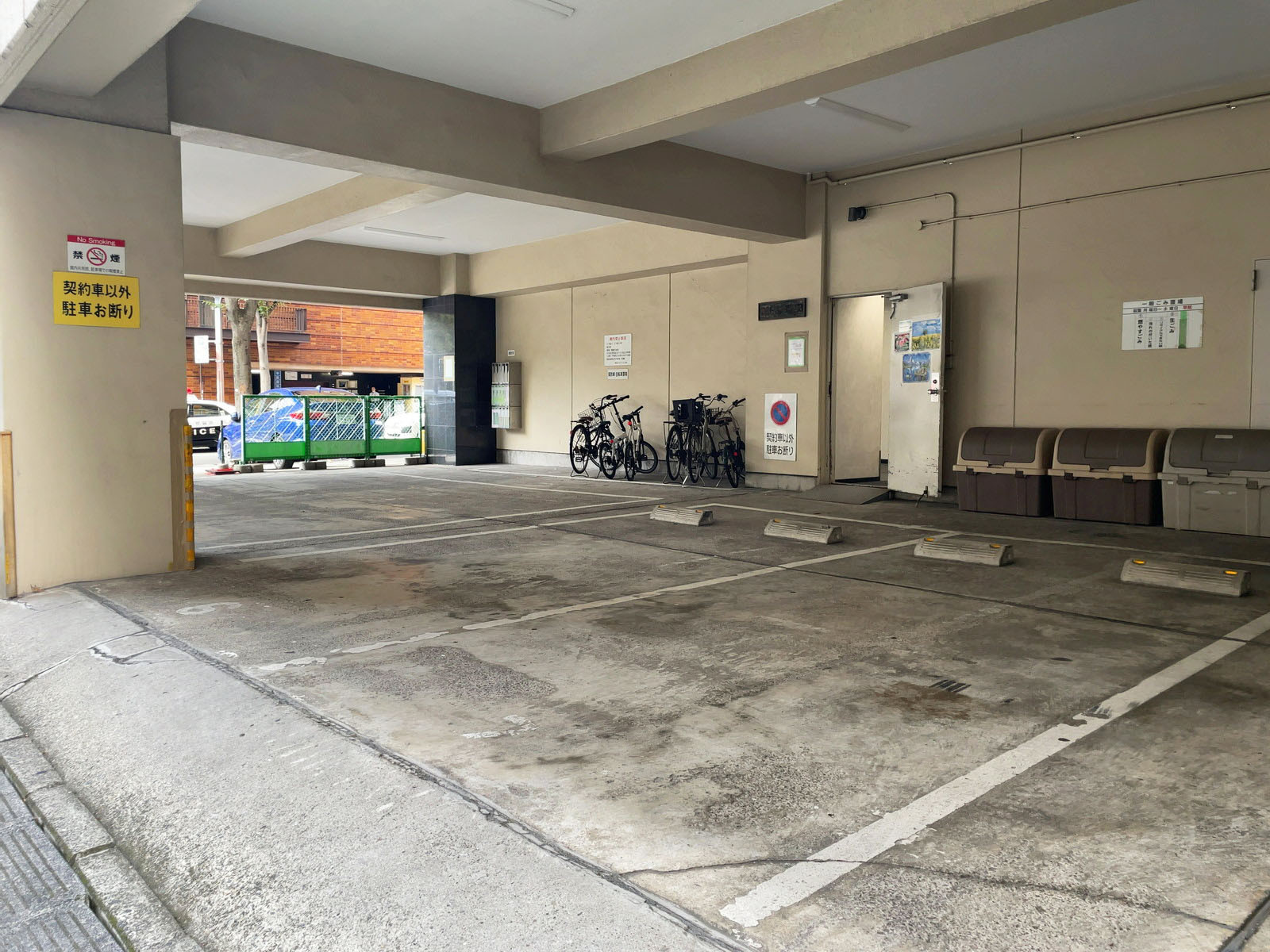 駐車場