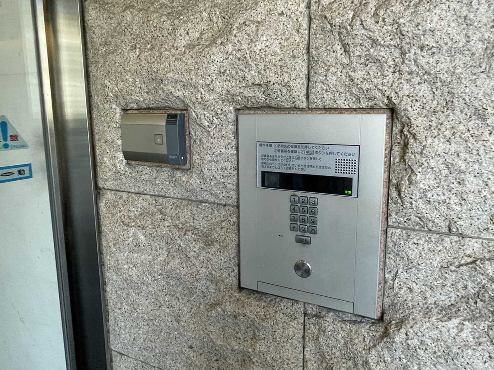 インターホン
