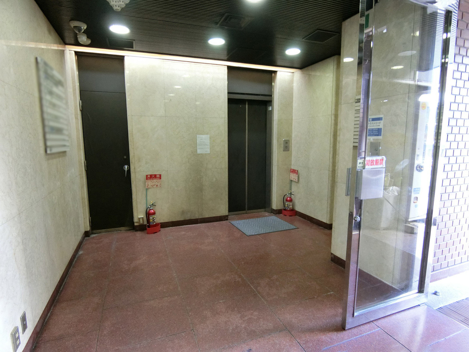 エントランス