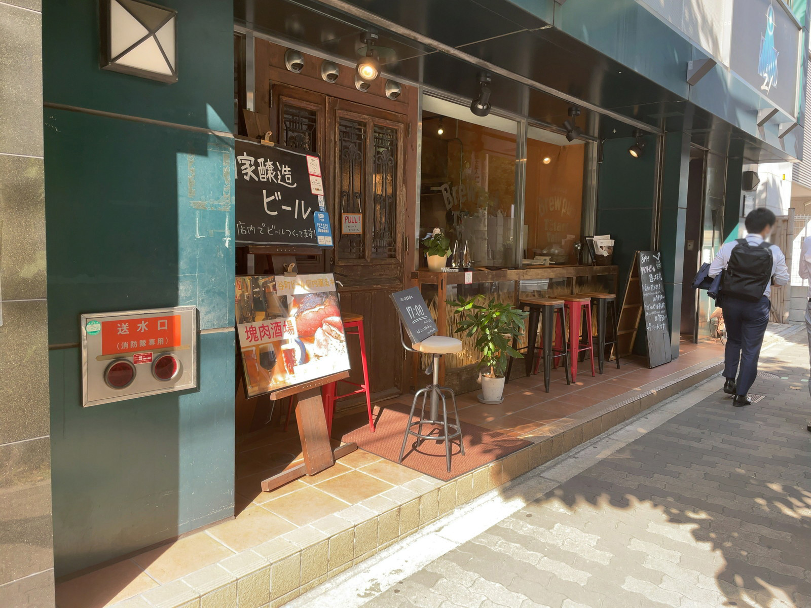 1階飲食店の様子