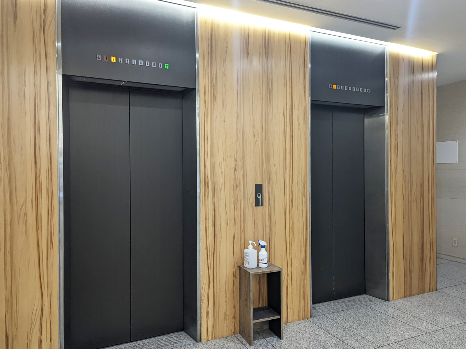 エレベーター(2基)