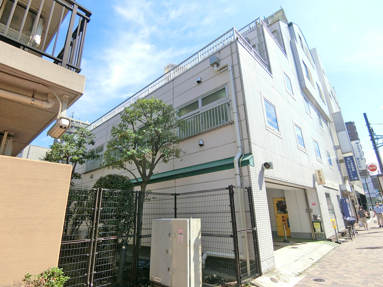 横長の外観