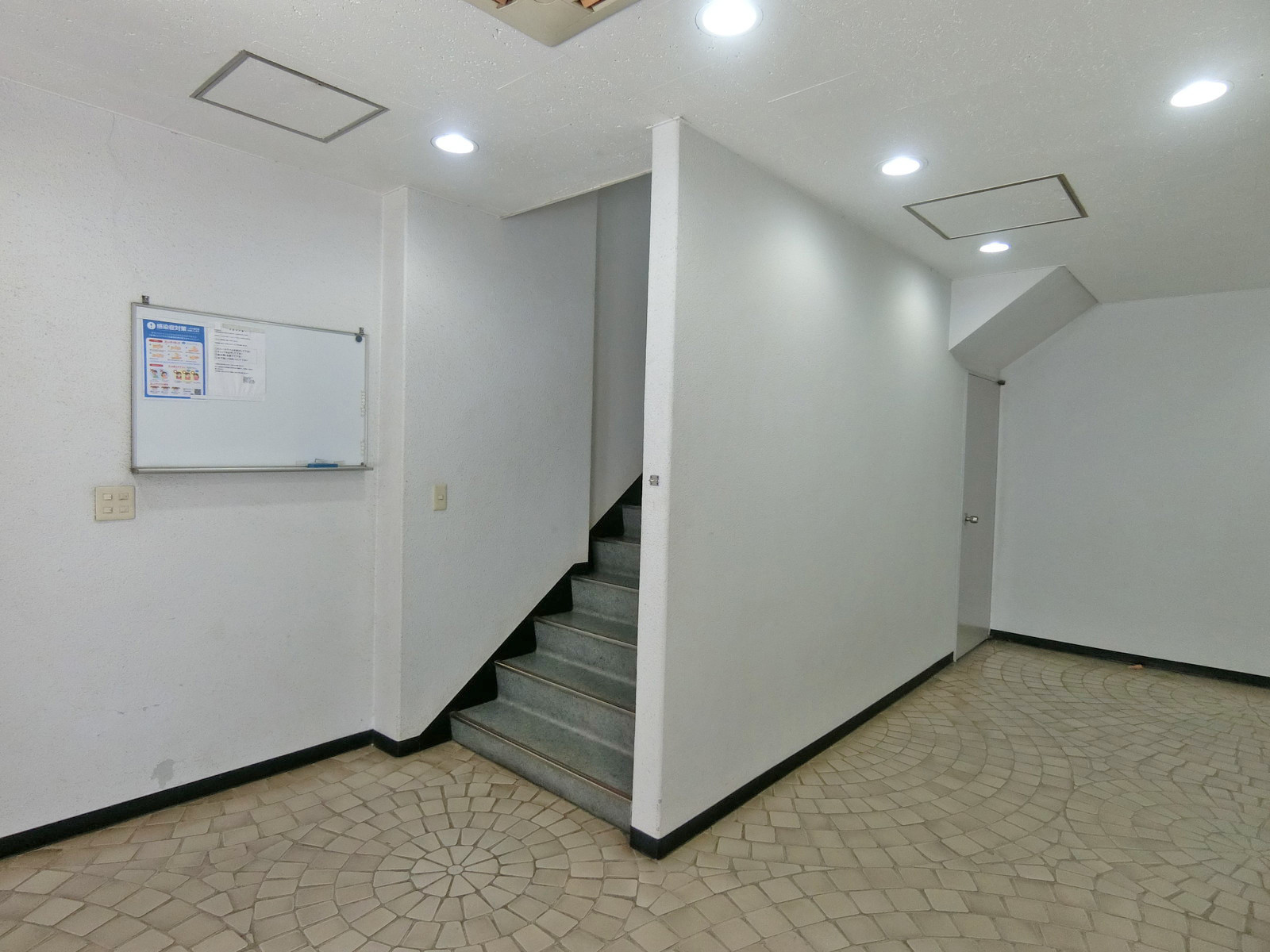 エントランスホール
