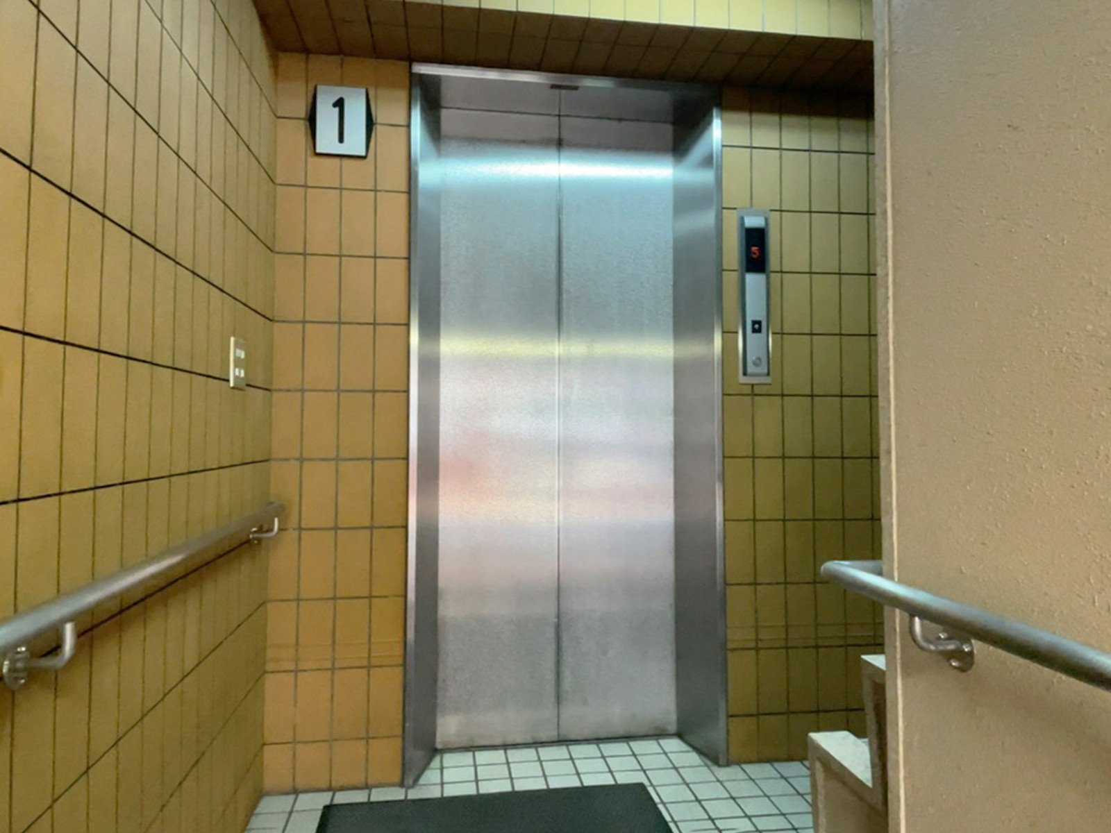 エレベーター