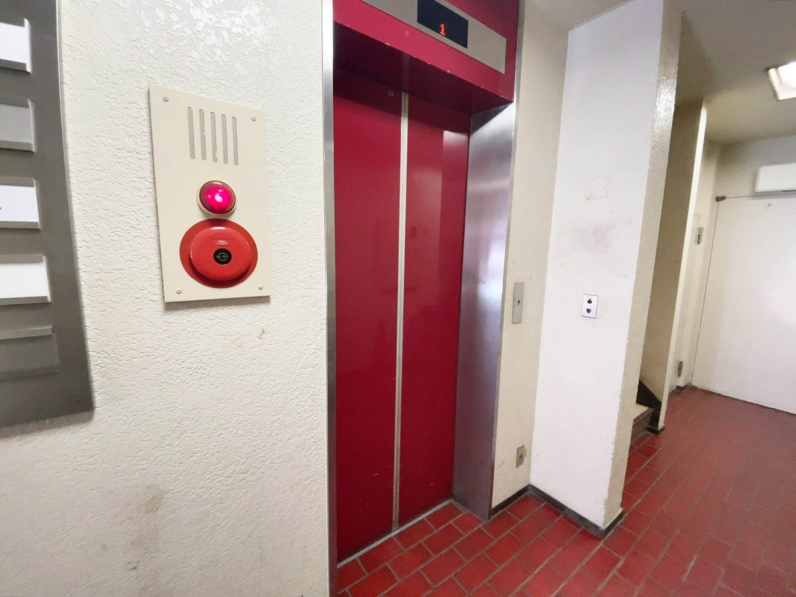 エレベーター(1基)